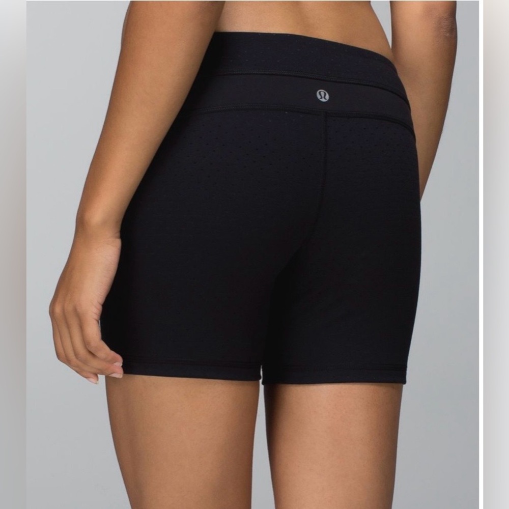 Lululemon Groove Short-Lulu Classic!💕